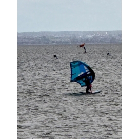 Kurs WING FOIL 6H - DŁUGI WEEKEND z zakwaterowaniem 4DNI/3NOCE/1OSOBA
